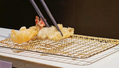 Freshly cooked Tempura - no plate required