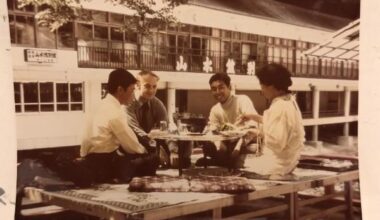 Can anyone identify this old Japanese restaurant/building? Sign may read 山本食堂
