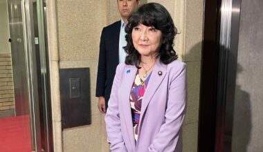 Finance Minister Katayama issues warning after yen breaches 160 to dollar- JGB yield highest in nearly 3 decades; Hormuz blockade fuels inflation fears