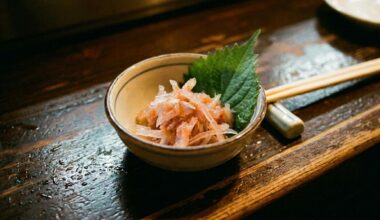 "Ume Suisho" is a popular side dish at izakaya. It consists of shredded shark cartilage mixed with umeboshi.