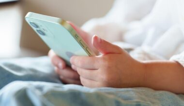 Both wealthy and low-income households have the highest rates of child smartphone ownership in Japan