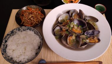 Sake-steamed clams, kinpira gobo